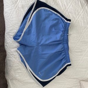Nike tempo shorts size L